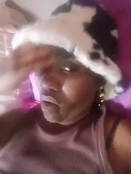 Coco_Nile live cam on StripChat