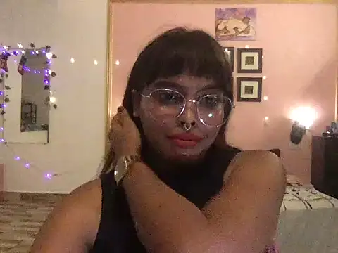 raveena_hot live cam on StripChat