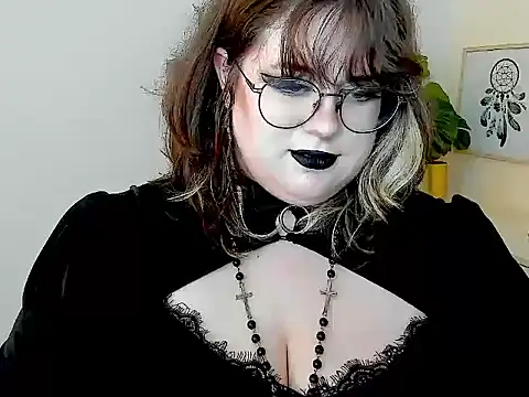 OpheliaLush live cam on StripChat