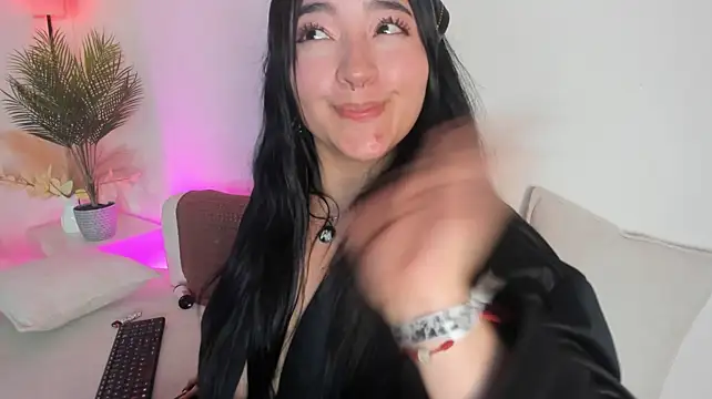 Miss_Loise live cam on StripChat