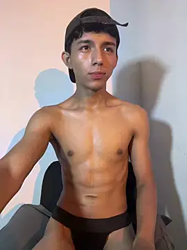 ittaachi live cam on StripChat