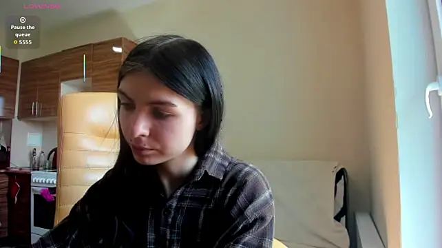 ErlinaBuoy live cam on StripChat