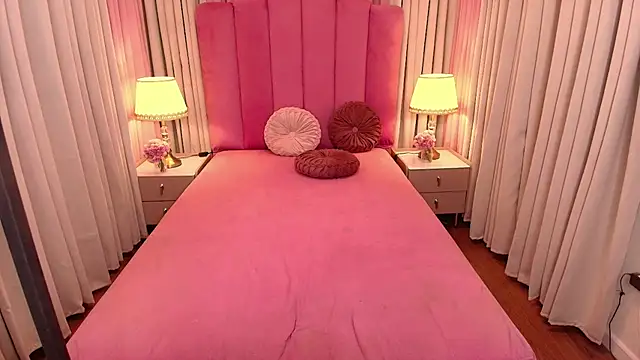 BriannaMckinley live sex cam