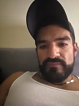 piggylatino live cam on StripChat