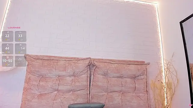 Celeste_Sky15 live cam on StripChat