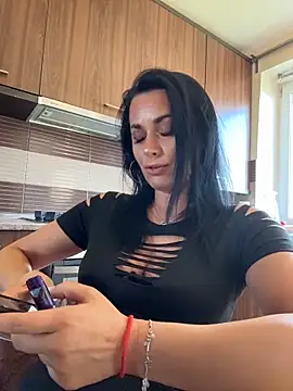 Hotmomcheckk_