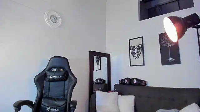 Justin_kingX7 live cam on StripChat