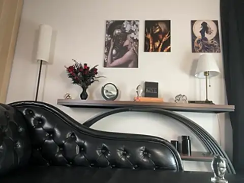 Aurora-Vale__ live cam on StripChat