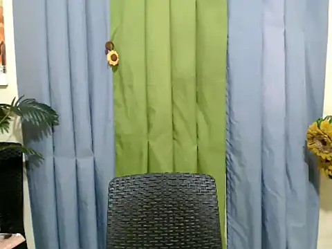 XwildCUcumberX webcam