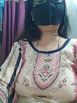 Aishwaryaa_69 live cam on StripChat