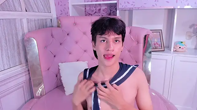 max_hunter1 (M twink) - finger inside the ass