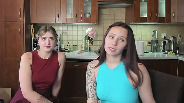 HotCaramellsTV webcam