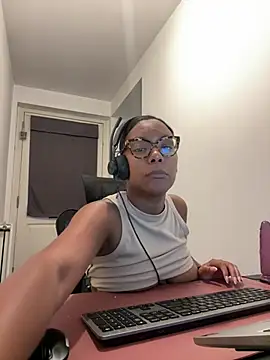 Melia_Rayne