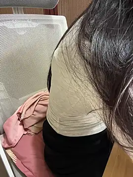 Mina048 live cam on StripChat