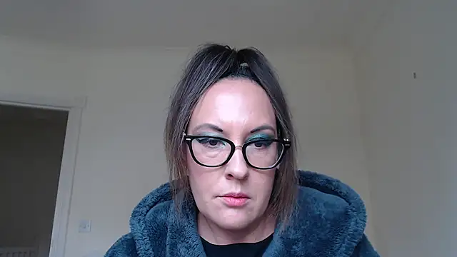 Humiliatrixxxx live cam on StripChat