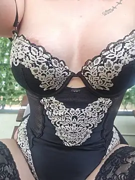 IveySin live cam on StripChat