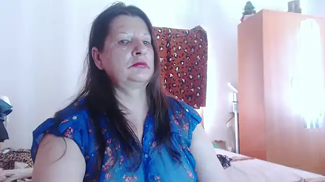 ExtasyMature live cam on StripChat