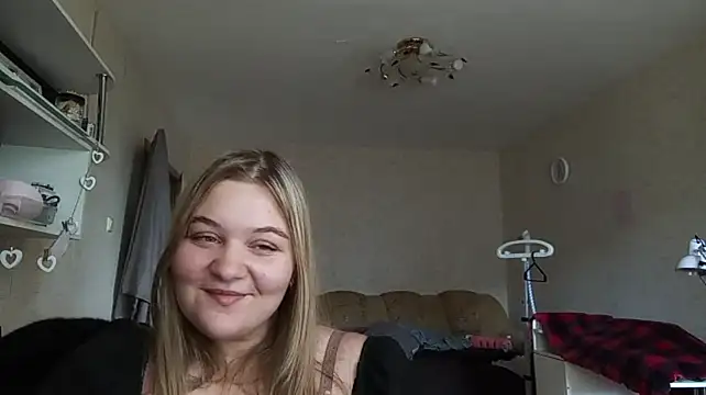 TypicalWoman webcam