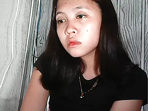 Yours_AsianPinayGirl18 live cam on StripChat