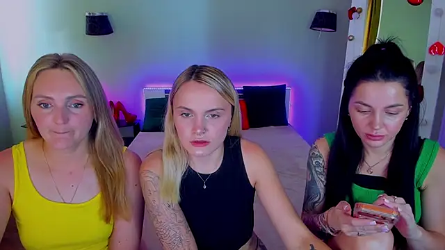 MagicEyess live cam on StripChat