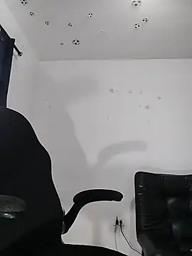 LucyDiamonds1 webcam