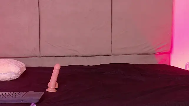 HaylenIsa webcam