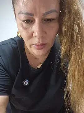 Webcam Model(SluttyMilf79) is live