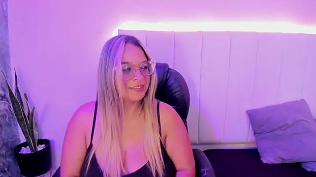 MHONIKBELUCCI webcam