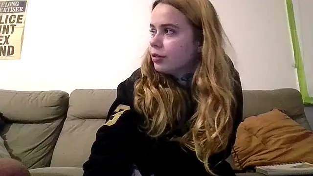 biggnipz (Ask my age) - Cum on her face