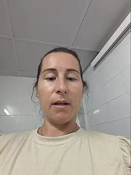 bichota85 (F milf) - Flash pussy+ 2 videos