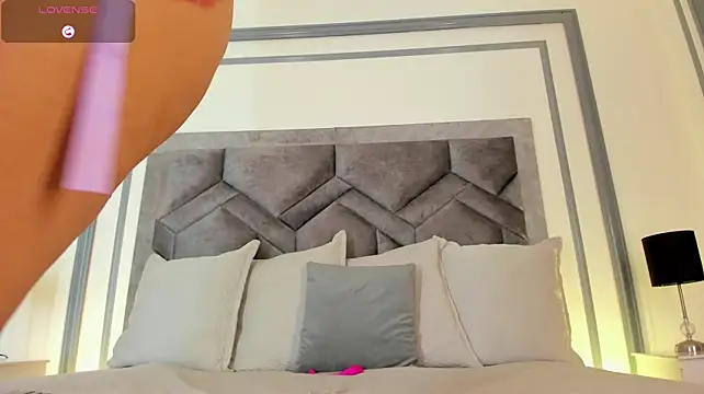 cocoamore live cam on StripChat