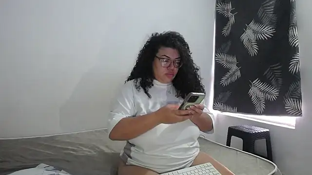 mabigomez00 live cam on StripChat