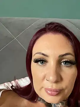 MimiSweet111 Live Webcam on Stripchat