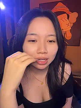 QiQi-2001 live sex cam