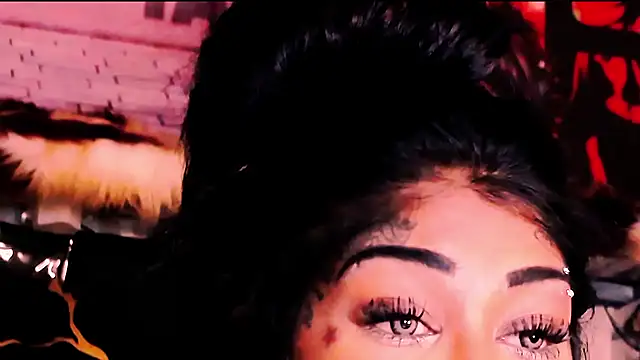 indian_dreamgirl webcam