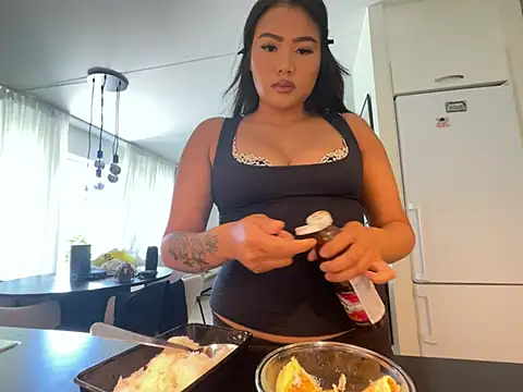TitiTinyThai's live cam