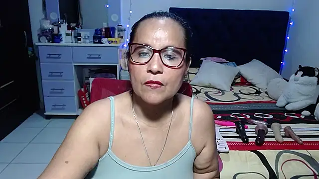 pervert_mommy_ live cam on StripChat