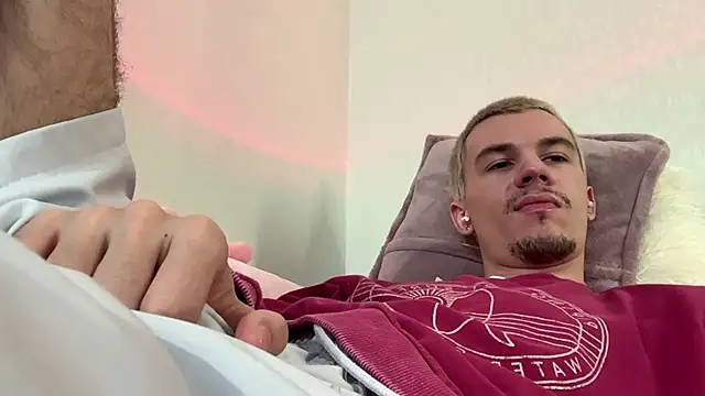 Jeremy1Scott live cam on StripChat
