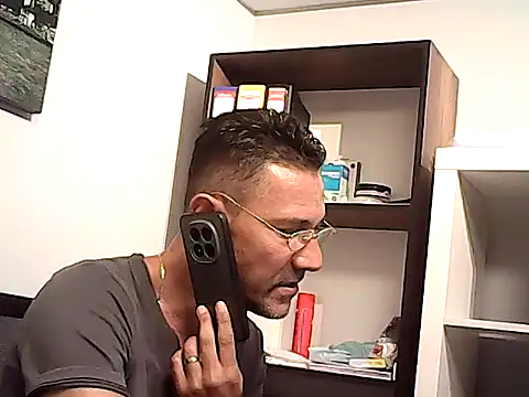 mastercharisma35 (Ask my age) - like tips pls. ı stand up for you.. okey