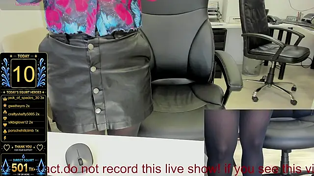 squirt_milf_viktoria live cam on StripChat