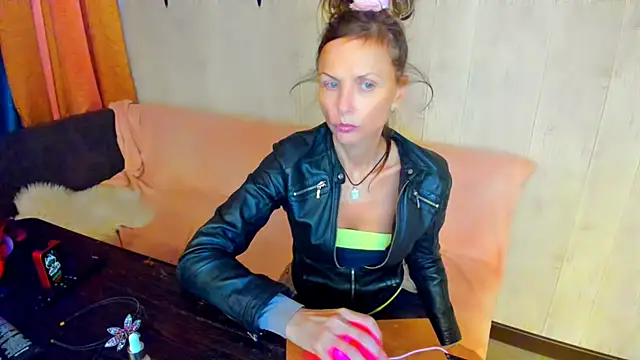 Elizabe_th live cam on StripChat