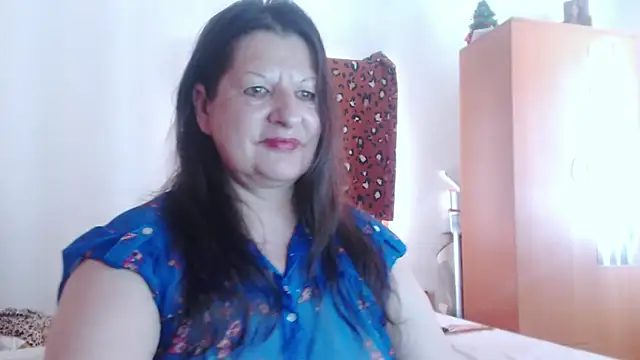 ExtasyMature live cam on StripChat