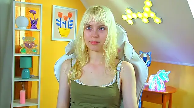 HannahHollis live cam on StripChat