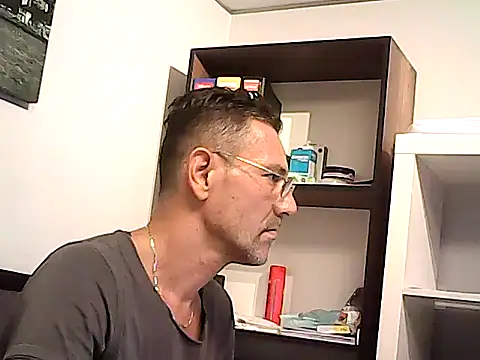 mastercharisma35 (Ask my age) - like tips pls. ı stand up for you.. okey