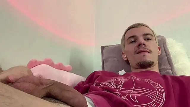 Jeremy1Scott live cam on StripChat