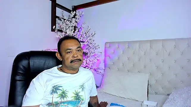 John_n_Kate live cam on StripChat