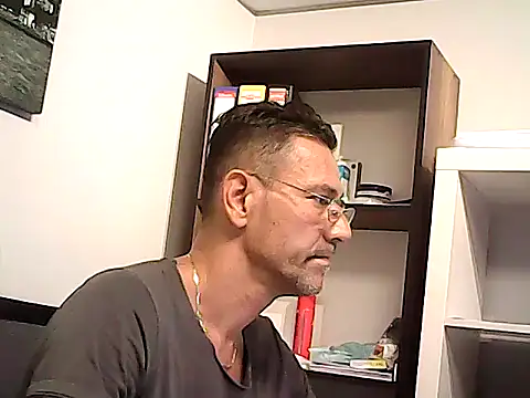 mastercharisma35 (Ask my age) - like tips pls. ı stand up for you.. okey