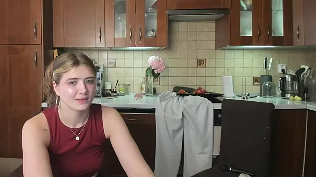 HotCaramellsTV webcam
