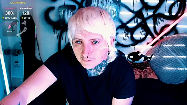 Model: Marieblueeyes