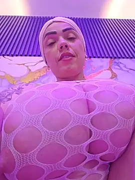Webcam Model(natalygolden69) is live